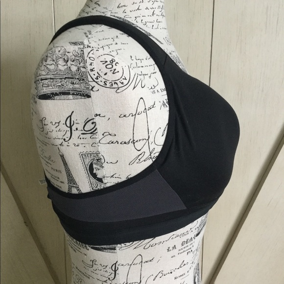 Victoria's Secret Bombshell Sports Bra Victoria's Secret | Intimates & Sleepwear | Vsx Bombshell Sports Bra